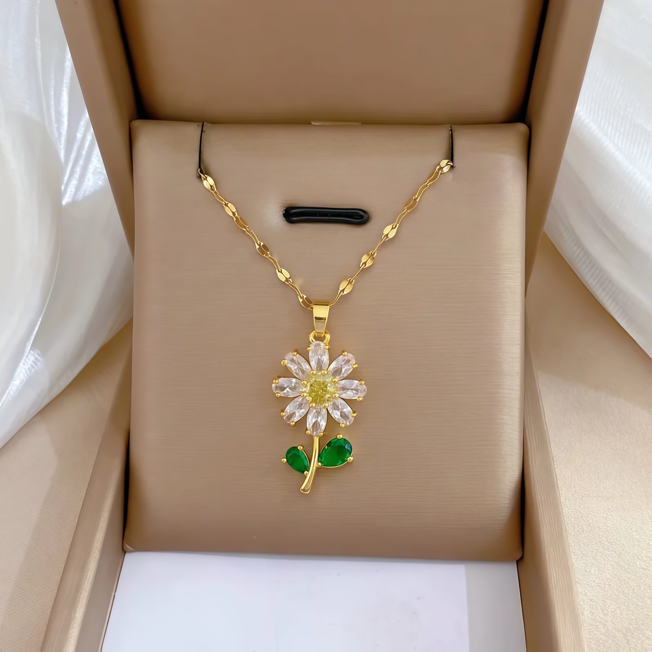 Daisy Flower 18Kt Gold Plated Necklace